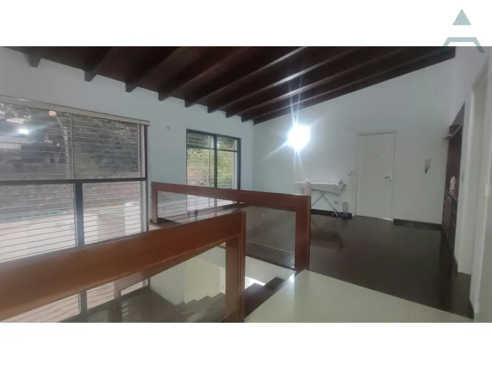 Se vende Casa 1.400m² 5h+s/8b/7p Caurimare - 3