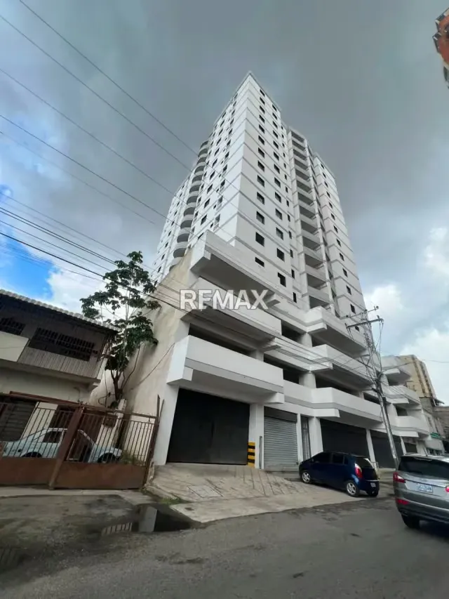 EN VENTA APARTAMENTO EN OBRA BLANCA EN EL CENTRO DE MARACAY. - 2