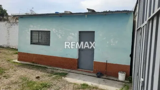 En alquiler terreno para taller mecánico, autolavado. - 3