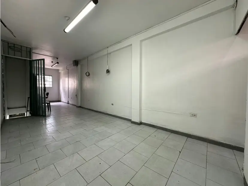 Alquilo local comercial 34m2 San Martin 9476