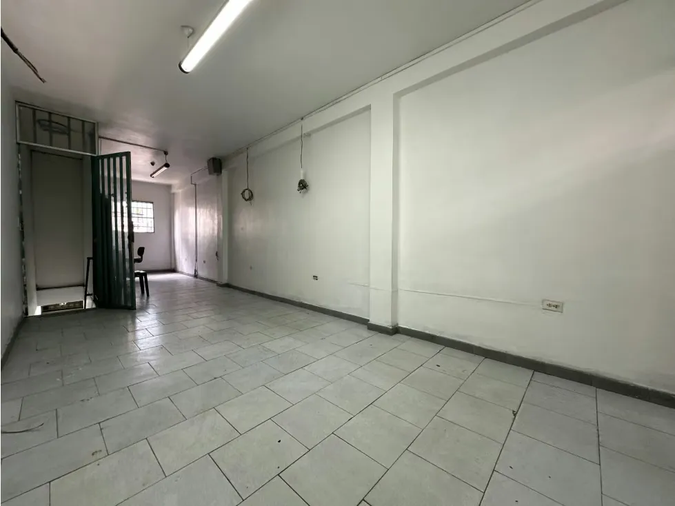 Alquilo local comercial 34m2 San Martin 9476 - 3