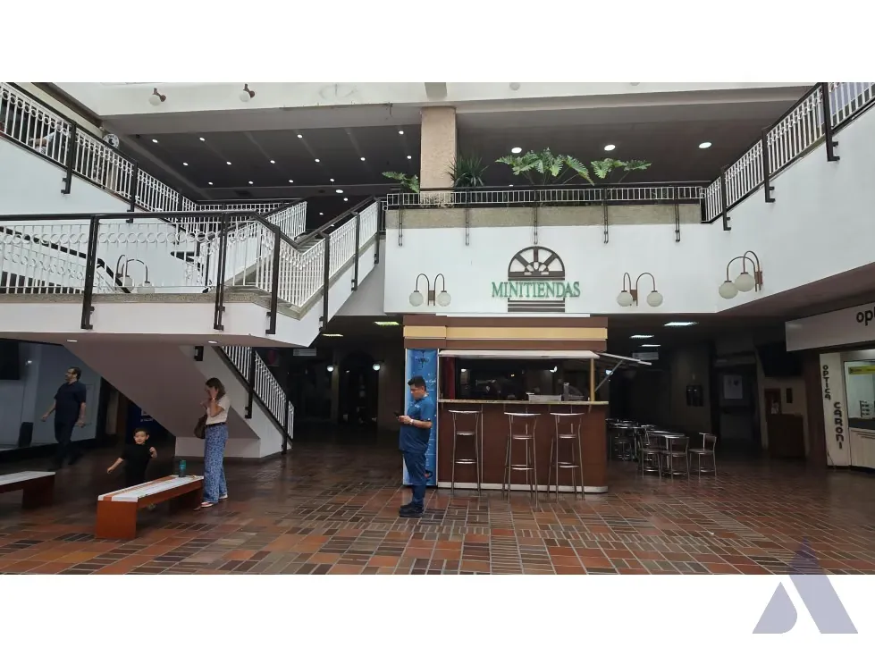 Alquilo local comercial 8m2 C.C. Galerías Prados del Este 3305 - 6