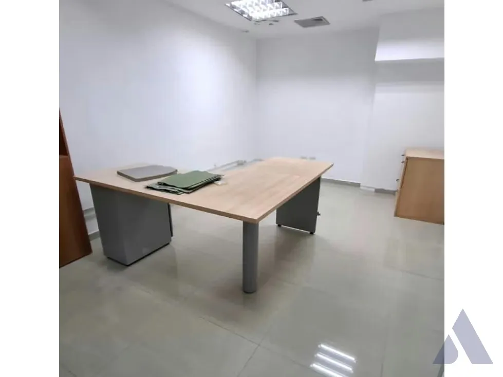 Se alquila oficina 180m2 La Lagunita 4632 - 4
