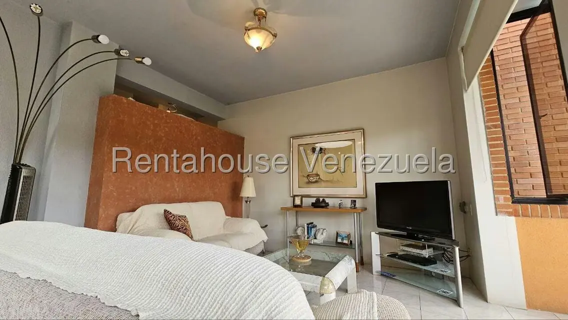 Casa (Multipes Niveles) en Venta en Los Samanes, Distrito Metropolitano - 36