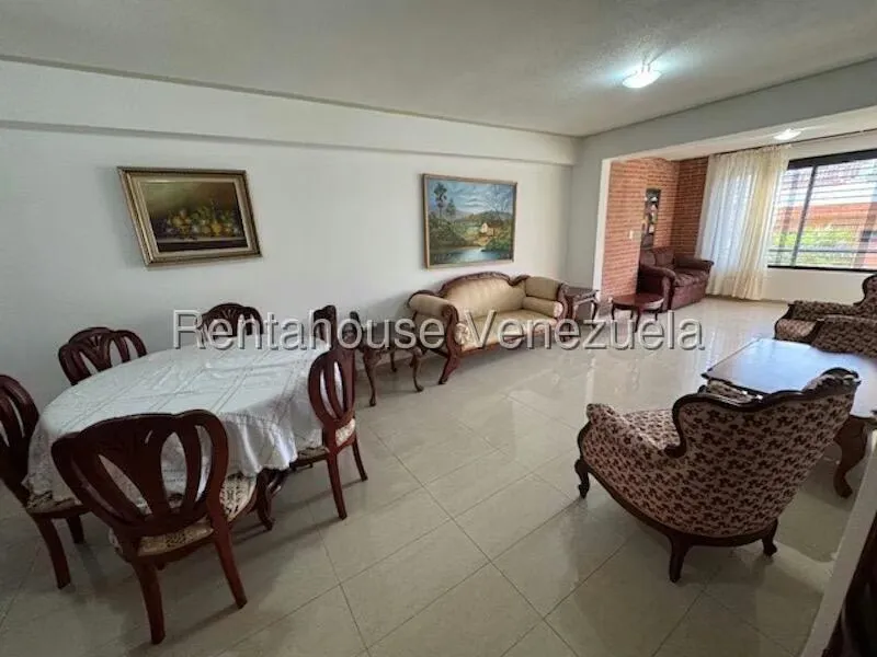 Apartamento (1 Nivel) en Alquiler en La Boyera, Distrito Metropolitano - 2