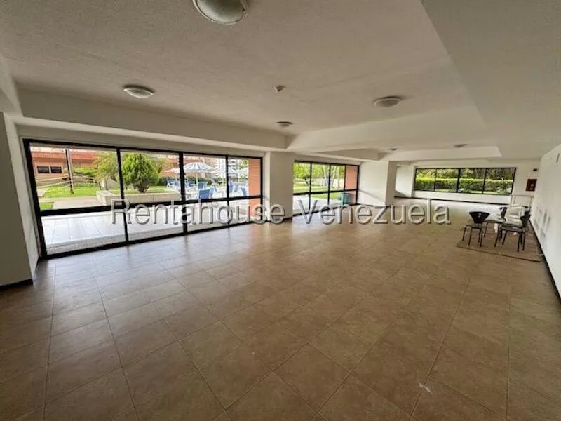 Apartamento (1 Nivel) en Alquiler en La Boyera, Distrito Metropolitano - 17