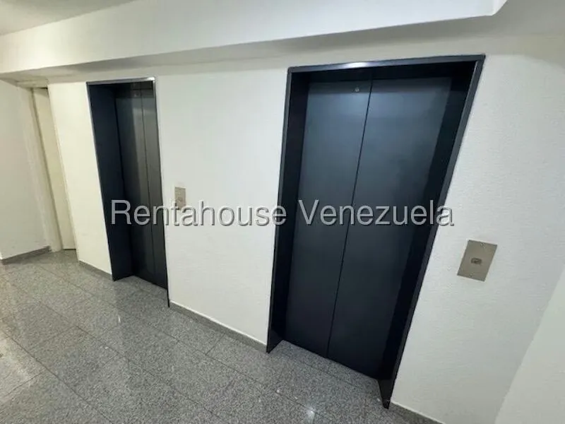 Apartamento (1 Nivel) en Alquiler en La Boyera, Distrito Metropolitano - 28