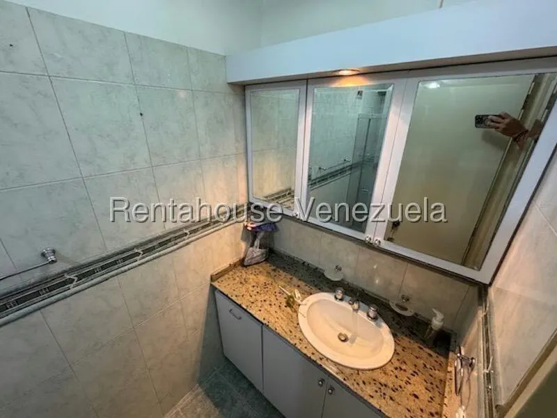 Apartamento (1 Nivel) en Alquiler en La Boyera, Distrito Metropolitano - 37