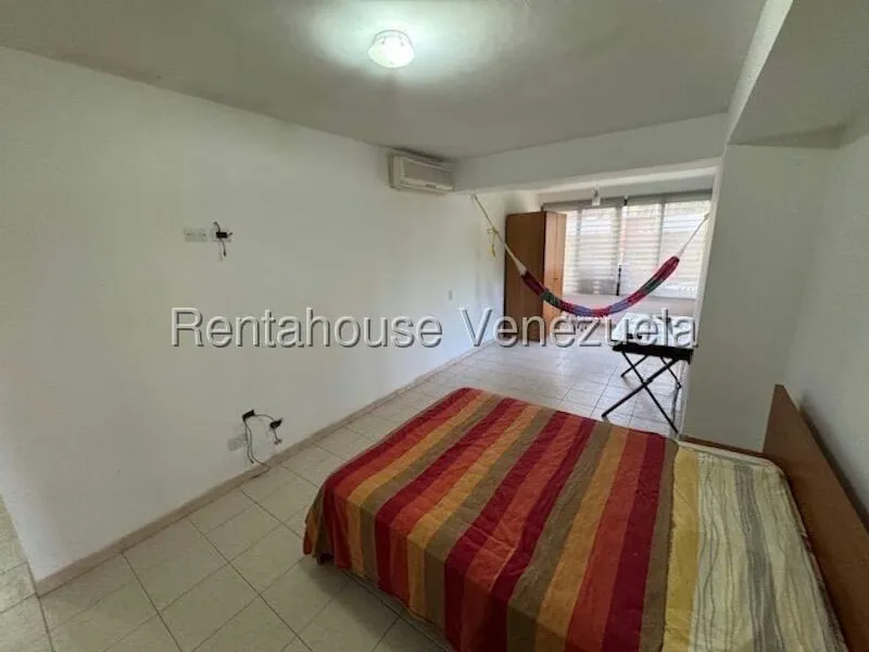 Apartamento (1 Nivel) en Alquiler en La Boyera, Distrito Metropolitano - 38