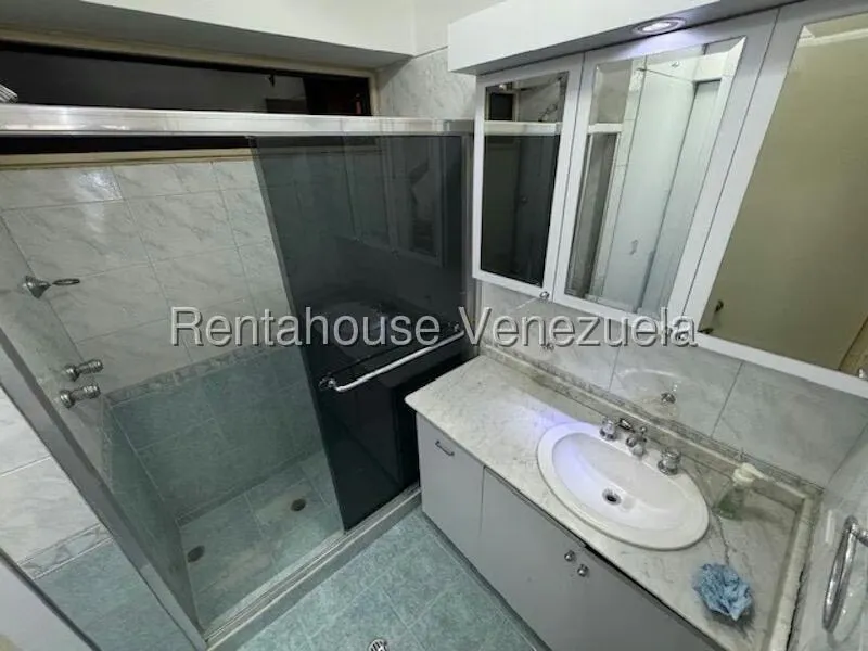Apartamento (1 Nivel) en Alquiler en La Boyera, Distrito Metropolitano - 41