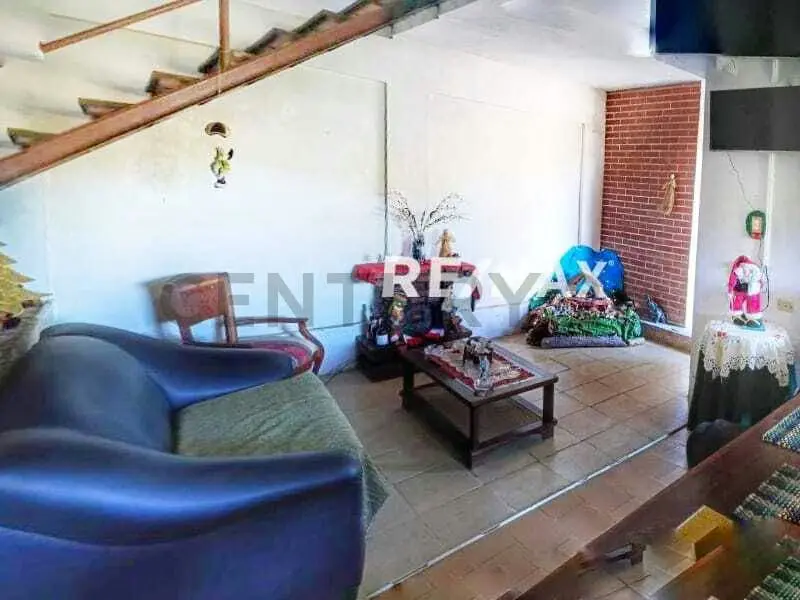 Quinta en Venta. Colinas de San Antonio de Los Altos. Am - 10