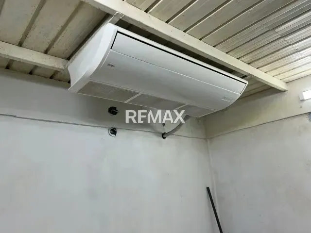 Local Comercial con Amplio Terreno en Zona Sur de Acarigua - 6