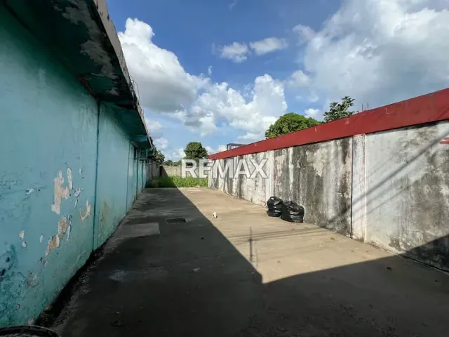 Local Comercial con Amplio Terreno en Zona Sur de Acarigua - 10