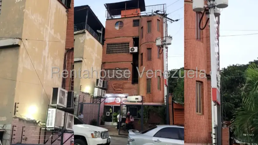 Comercial (Edificio) en Venta en Centro de Charallave, Miranda