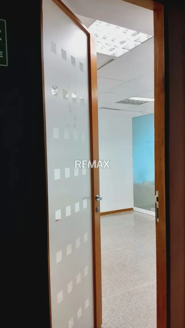Alquilo Oficina 18 m2 aprox La Trinidad Caracas - 2