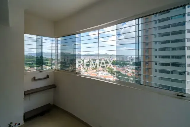 EN VENTA APARTAMENTO PLANTA 100% Urb El Parral - 17