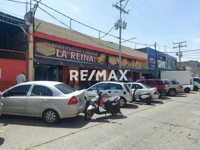 En Venta Local Comercial con Galpón, La Candelaria Av. Escalona