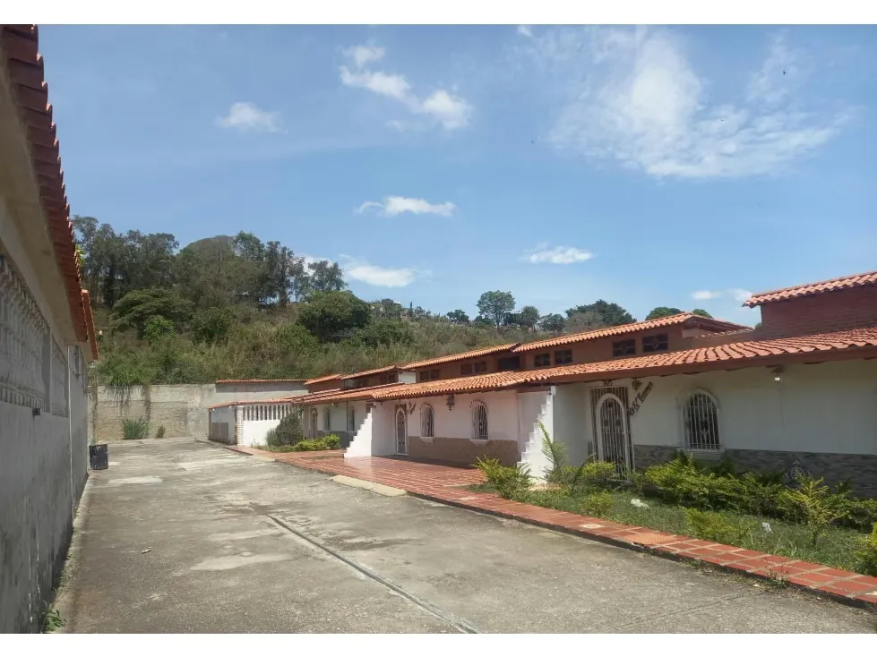 CASA LOS TEQUES URB SAN OMERO 300 M2, 4 HAB, 2 BAÑOS Y 3 P/E - 2