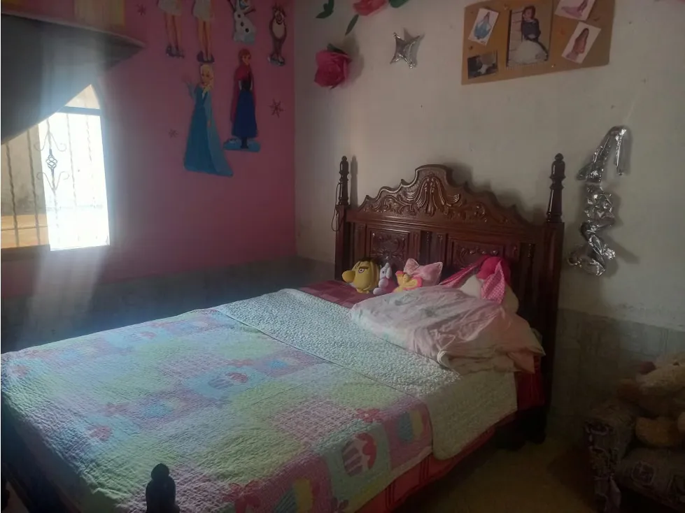 CASA LOS TEQUES URB SAN OMERO 300 M2, 4 HAB, 2 BAÑOS Y 3 P/E - 6