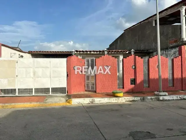 VENTA DE CASA EN LA URB. COLINAS DE BETANIA