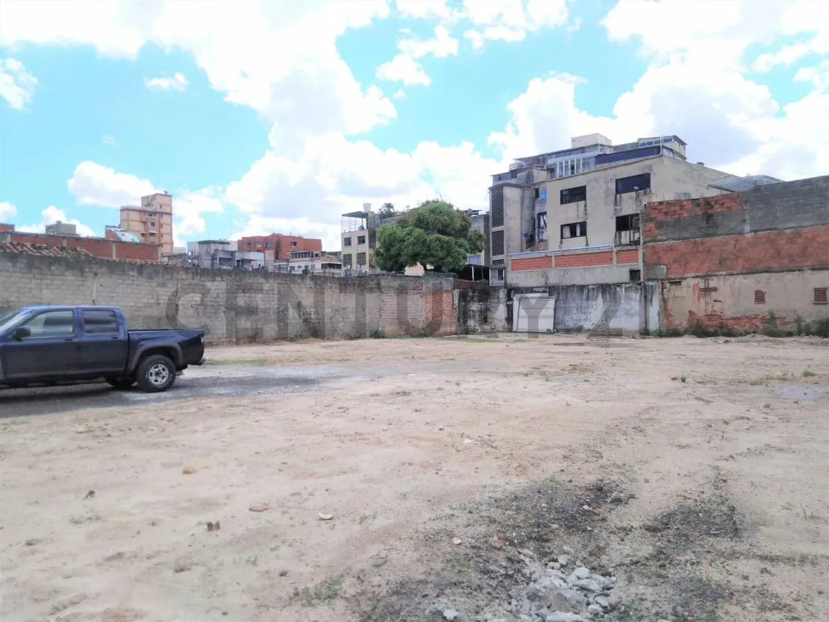 !!!GRAN OPORTUNIDAD DE INVERSIÓN!!! Terreno plano con todos los permisos - 11