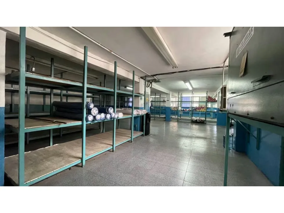 Se Vende Local en la Avenida Urdaneta 514.40m2 - 6
