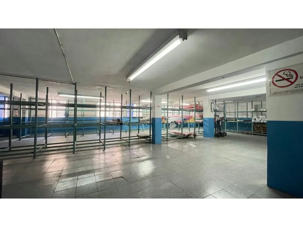 Se Vende Local en la Avenida Urdaneta 514.40m2 - 7