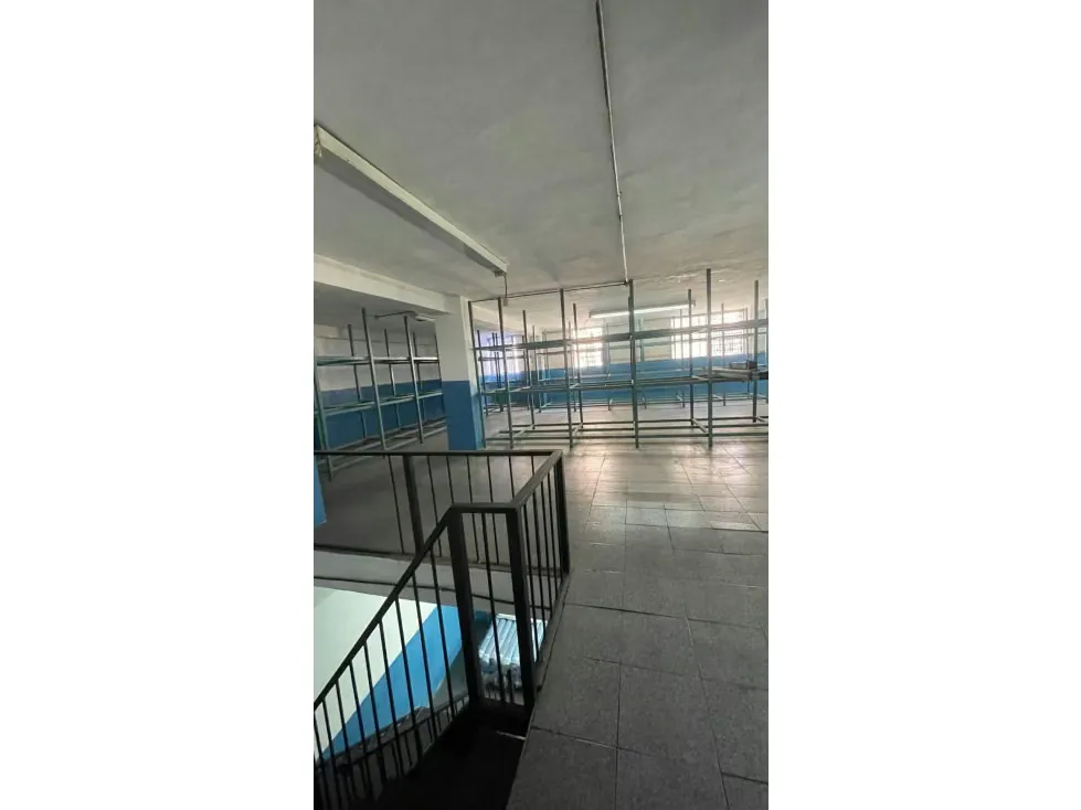 Se Vende Local en la Avenida Urdaneta 514.40m2 - 8