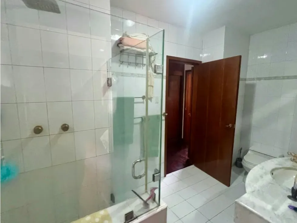 En Venta Casa en Valle Arriba. Baruta - Caracas - 28