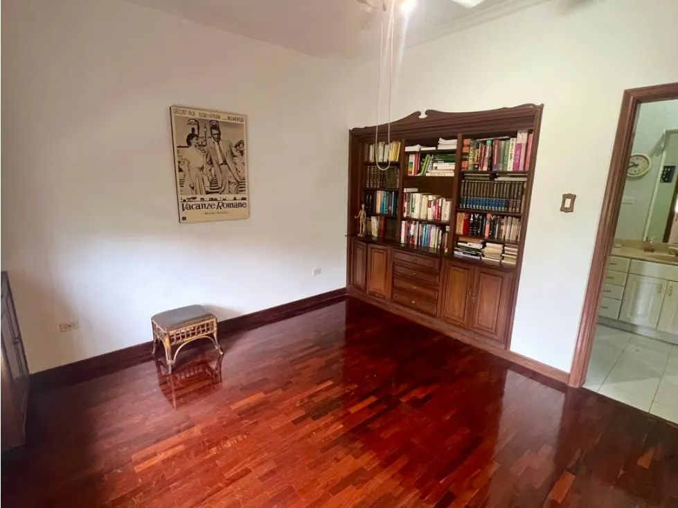 En Venta Casa en Valle Arriba. Baruta - Caracas - 31