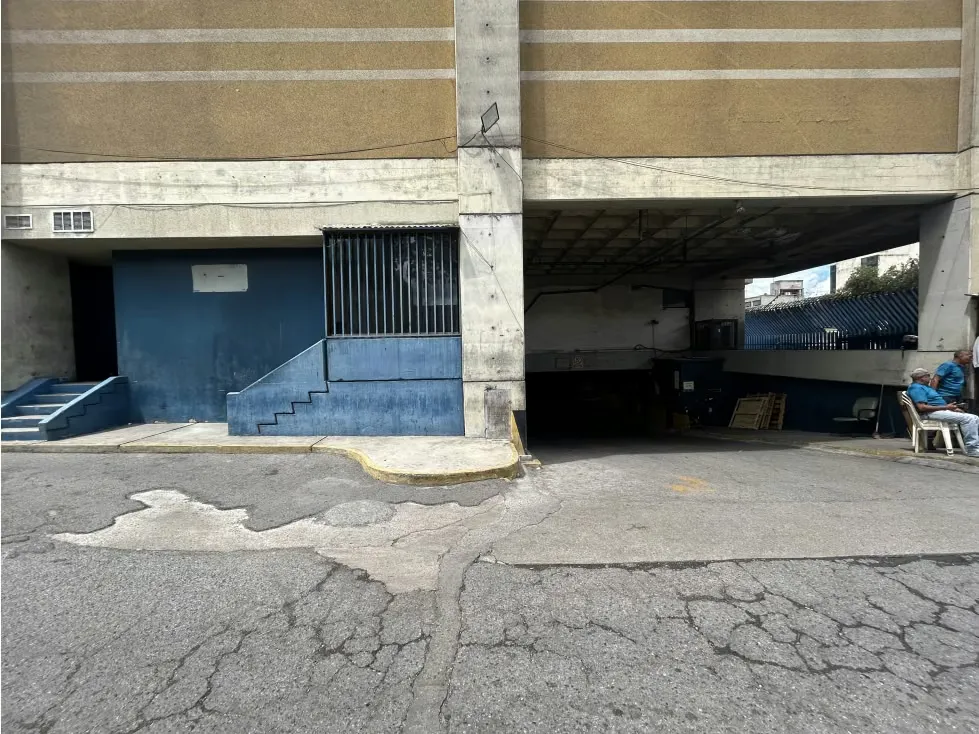 Se vende Local Comercial 800 m2 PB San Martin