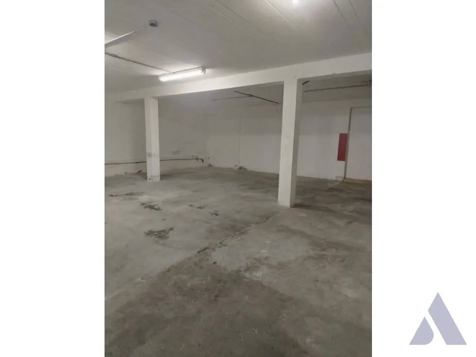Alquilo local 120m2 Monte Cristo 7218 - 6