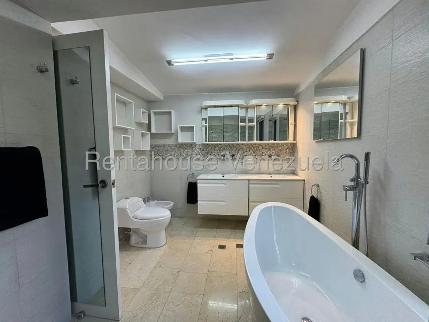 Apartamento (Penthouse) en Alquiler en La Alameda, Distrito Metropolitano - 17