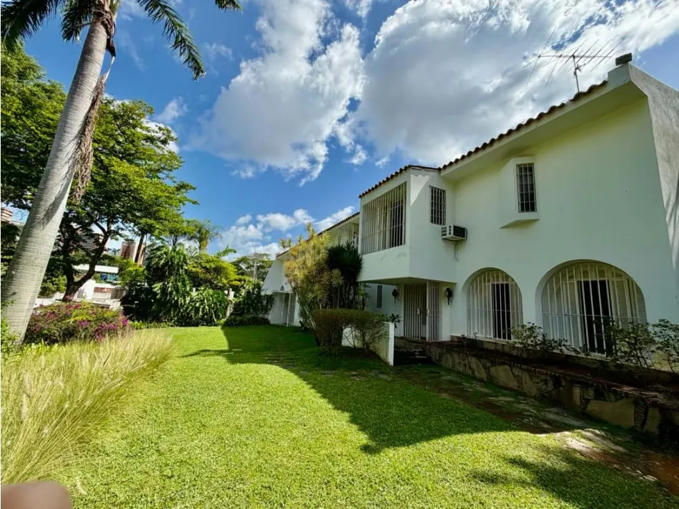 Se vende casa 850m2 5h+3s/12p Valle Arriba