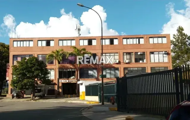 ALQUILER DE LOCAL COMERCIAL EN EL C.C LA BONITA, MUN. BARUTA