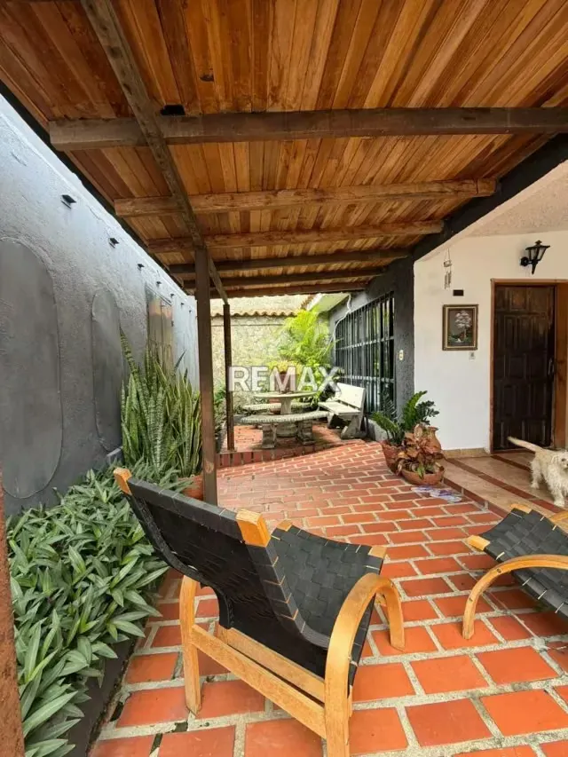 VENTA DE CASA EN LA URBANIZACION COLINAS DE BETANIA - 2