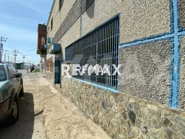 En Venta Local Comercial Calle Altagracia del Centro - 2