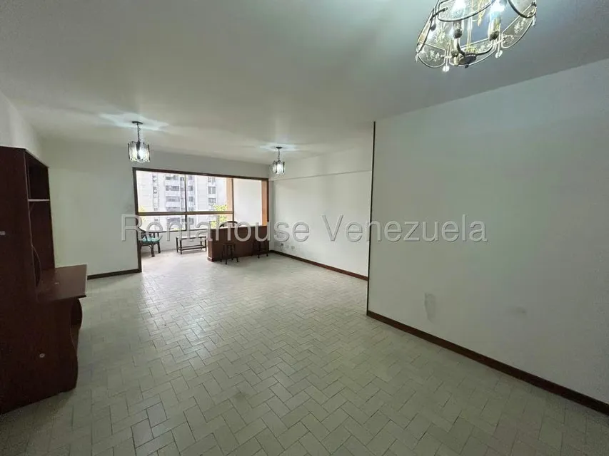 Apartamento (1 Nivel) en Alquiler en La Boyera, Distrito Metropolitano - 2