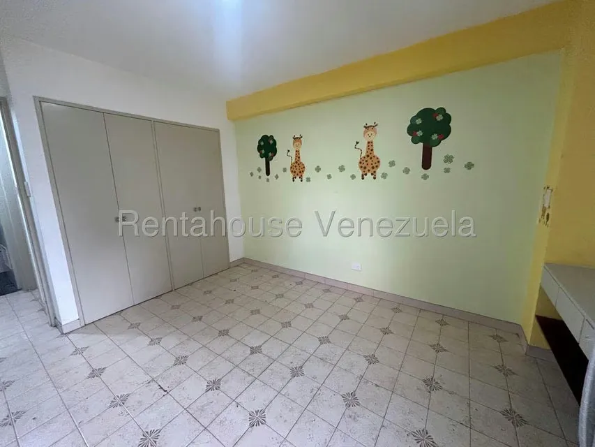 Apartamento (1 Nivel) en Alquiler en La Boyera, Distrito Metropolitano - 12