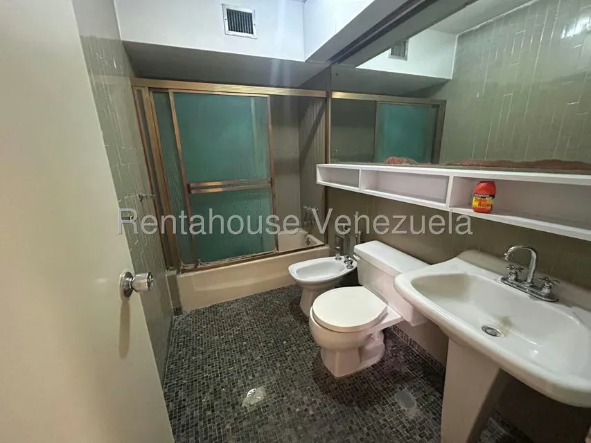 Apartamento (1 Nivel) en Alquiler en La Boyera, Distrito Metropolitano - 21