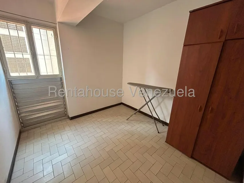 Apartamento (1 Nivel) en Alquiler en La Boyera, Distrito Metropolitano - 23