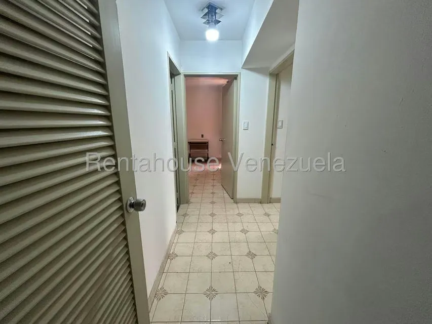 Apartamento (1 Nivel) en Alquiler en La Boyera, Distrito Metropolitano - 9