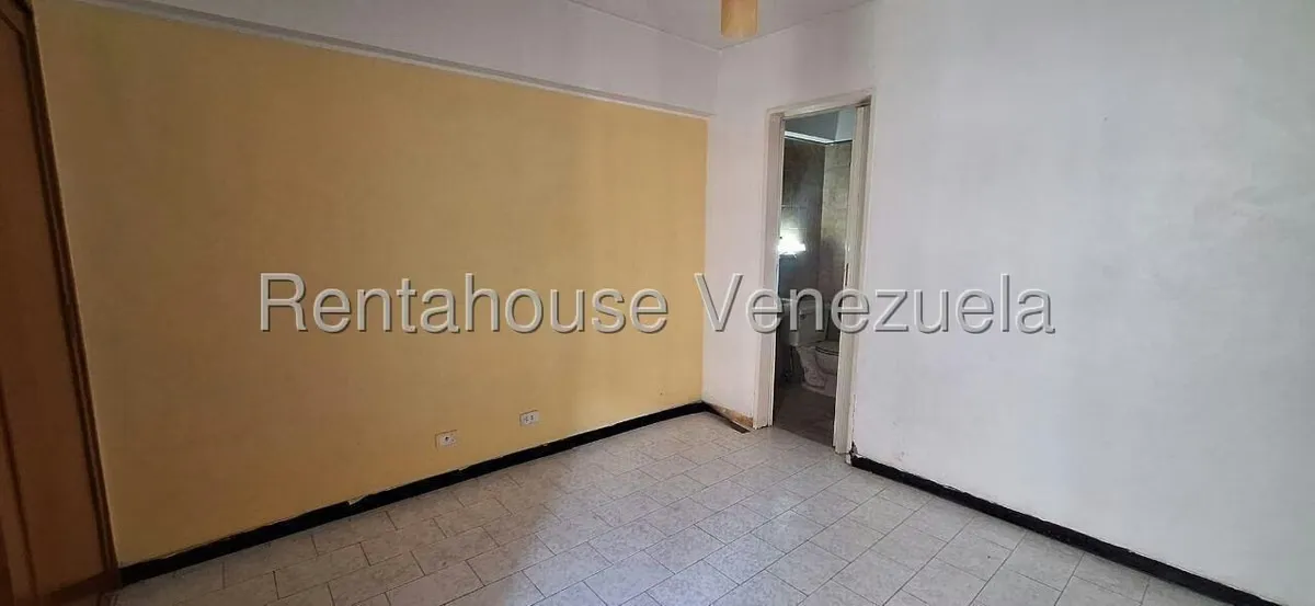 Apartamento (1 Nivel) en Alquiler en El Paraiso, Distrito Metropolitano - 13