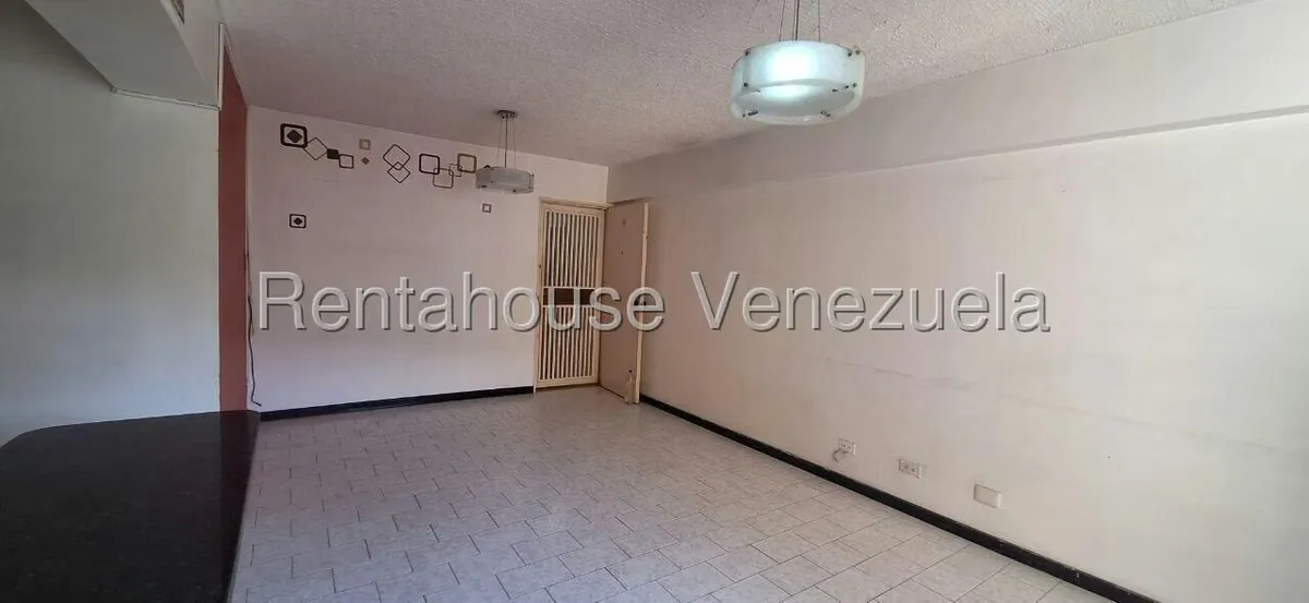 Apartamento (1 Nivel) en Alquiler en El Paraiso, Distrito Metropolitano - 9
