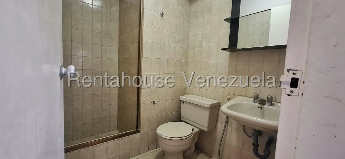Apartamento (1 Nivel) en Alquiler en El Paraiso, Distrito Metropolitano - 10