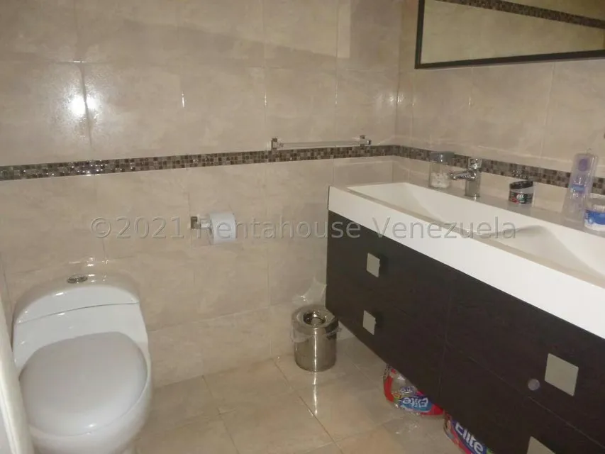 Casa (Duplex) en Venta en Club de Campo, Miranda - 18