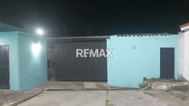 En venta galpon multiuso Urb. Campo Alegre - 7