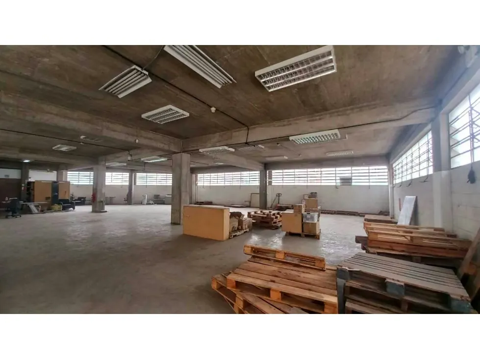 Alquilo planta industrial 366m2 Urb. Lebrun 4316 - 7