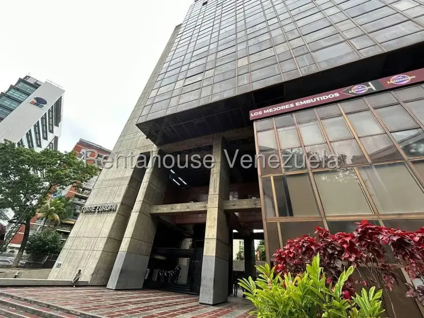 Comercial (Oficina) en Alquiler en Campo Alegre, Distrito Metropolitano