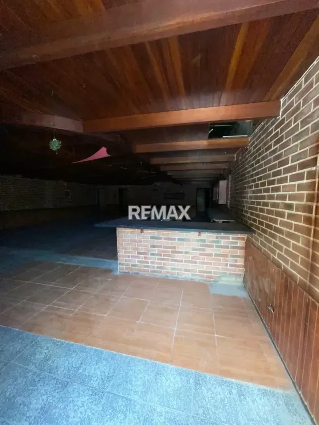 Local Comercial de Oportunidad en Alquiler con Excelente Ubicación - 7